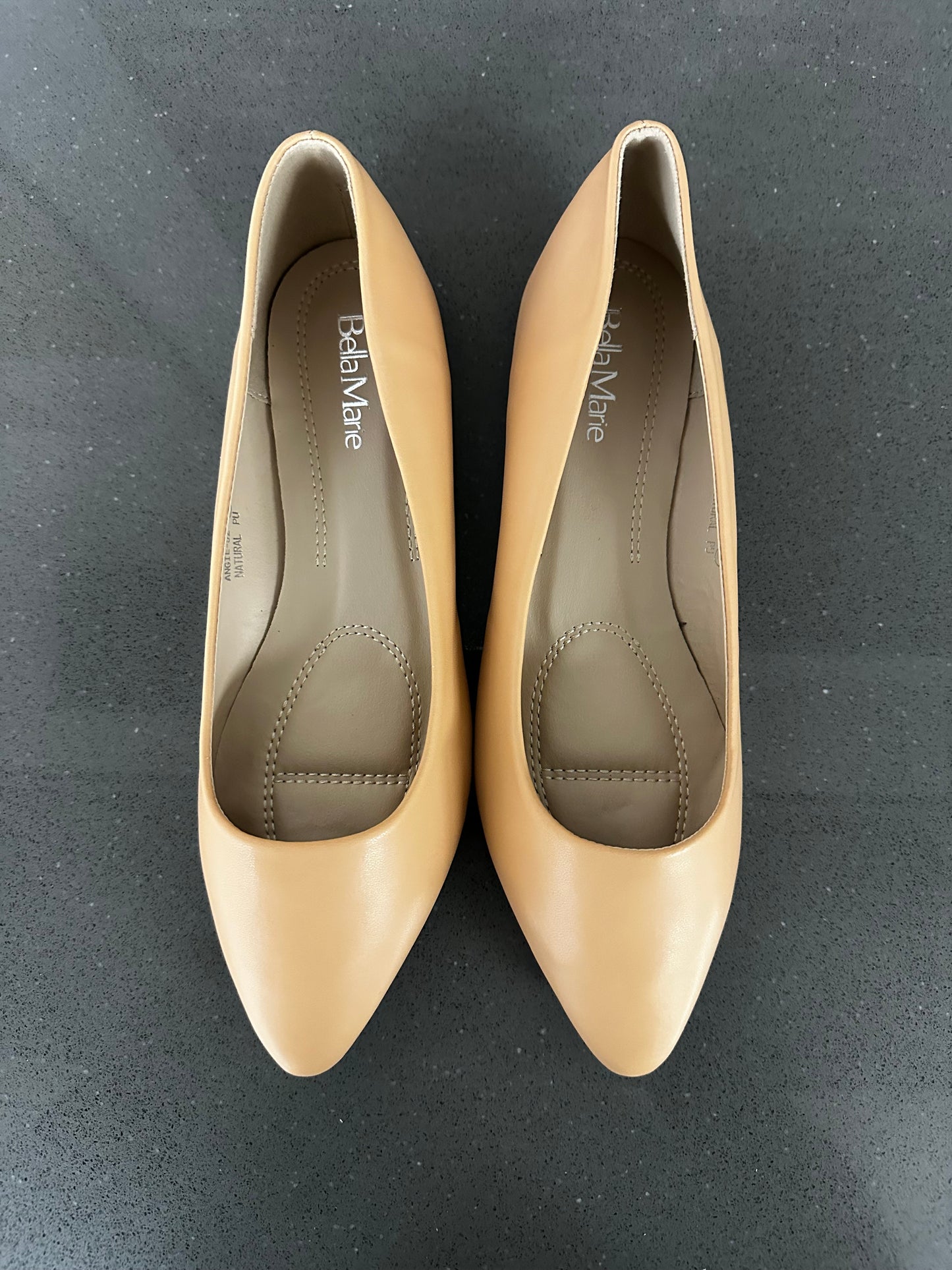 Women's Trotter Shoes Beige Mat Finish