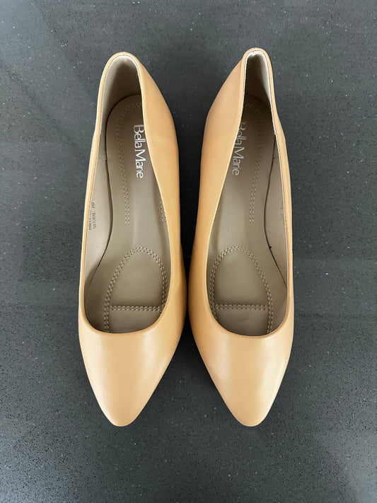 Women's Trotter Shoes Beige Mat Finish